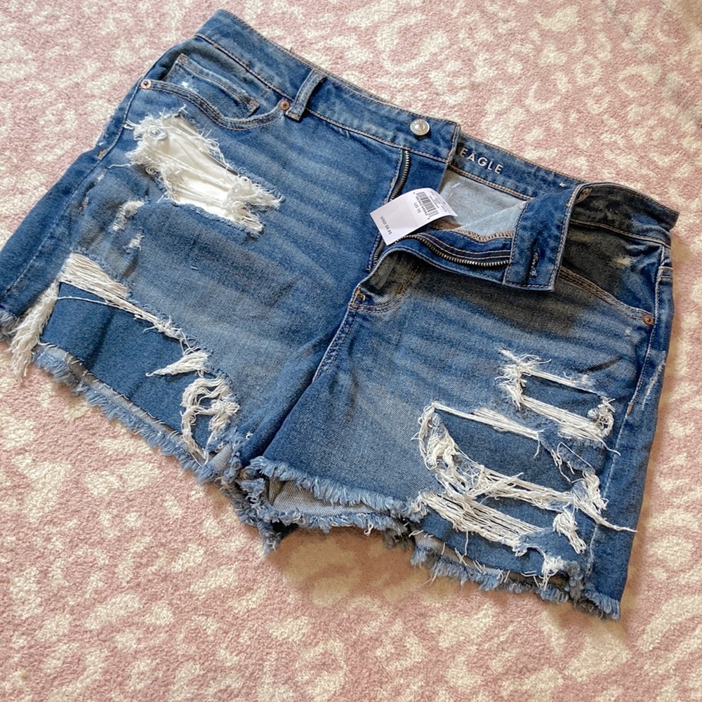 AE mom short